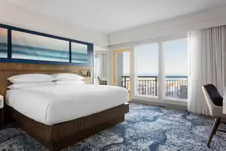 Deltas by Marriott Virginia Beach Bayfront Suites - 1
