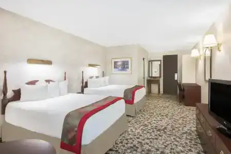 Ramada by Wyndham Portland - 29
