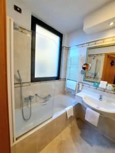 Mirage Sure Hotel Collection by Best Western - 63