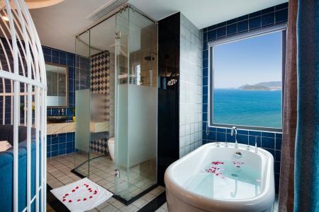 Aaron - 73