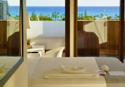 LaCroix Waikiki - 55