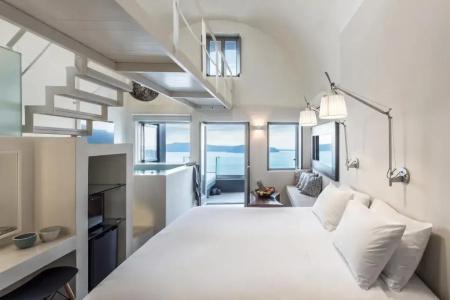 West East Suites - 99