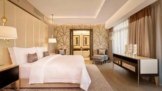 The Alexander, A Luxury Collection - 55
