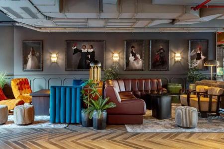 Paseo del Arte, a member of Radisson Individuals - 24