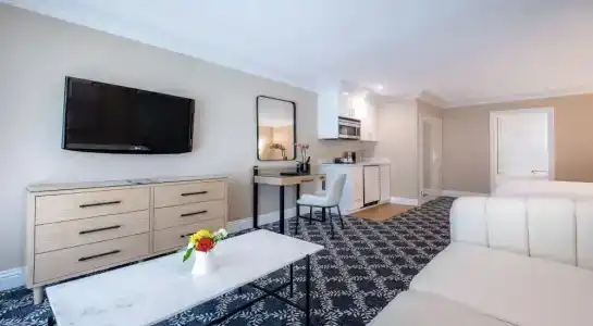Beverly Hills Plaza & Spa - 30