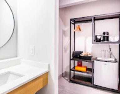 Ramada by Wyndham Los Angeles/Downtown West - 58