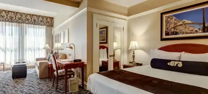 Gaslamp Plaza Suites - 25