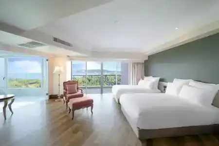 Okinawa Marriott Resort & Spa - 4