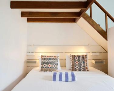 Bliss Dhigurah - 44