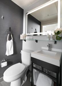 Harbor Court - 13