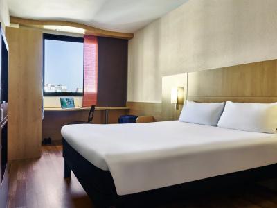 Ibis Barcelona Centro (Sagrada Familia) - 32