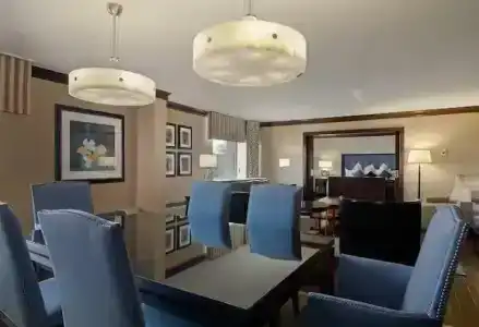 Hilton North Hills - 46