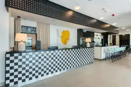 Holiday Inn Express Warsaw Airport, An Ihg - 2