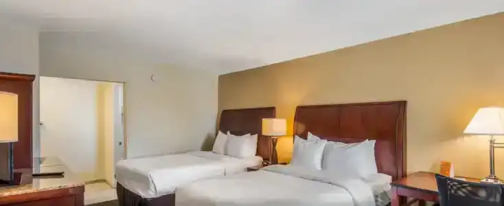 Clarion Inn & Suites Central Beach - 40