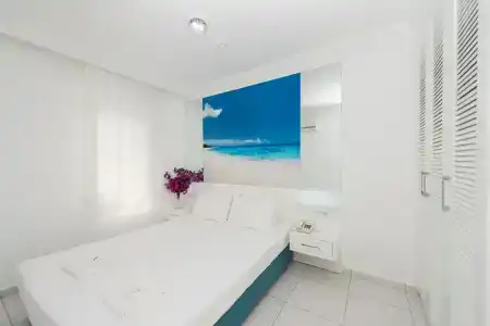 Bendis Beach - 25