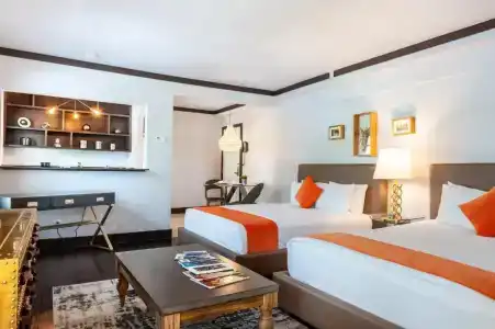 Lincoln Arms Suites - 40