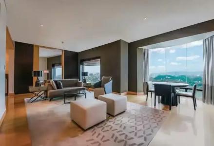 Hilton - 51