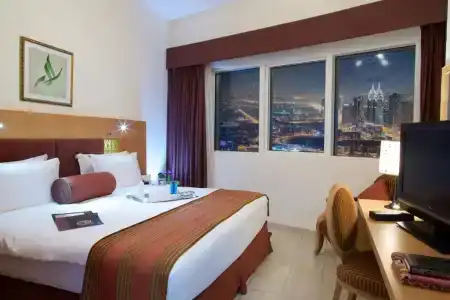 Tamani Marina & - 7