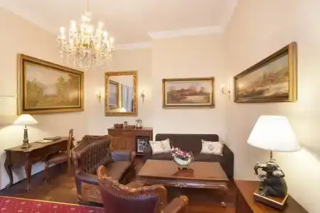 Iron Gate & Suites - 48