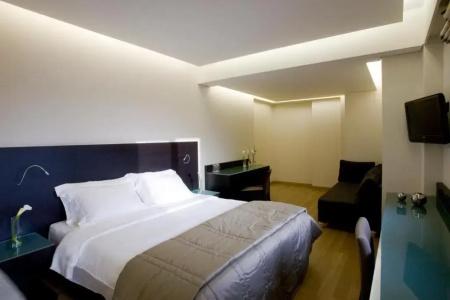 o&b Athens Boutique - 3
