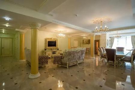 Green Hall - 30