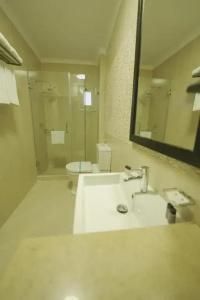 NewCity Apart- Suites & - 47