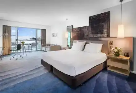 Hilton - 40