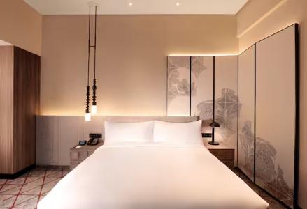 DoubleTree by Hilton Lakeside - 37