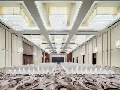 Pullman Oceanview Sanya Bay Resort & Spa - 25