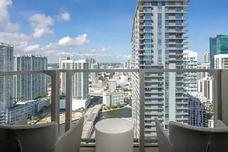 East Miami - 47