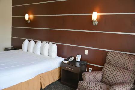 Days Inn & Suites by Wyndham - 19