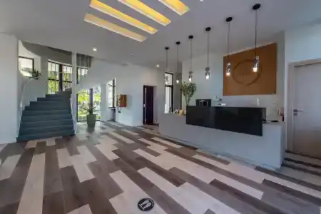 Avra Nafpliou - 1