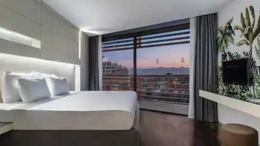 Nirvana Cosmopolitan - 70