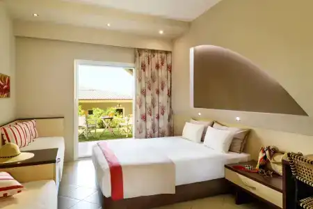 Alexandra Beach Spa Resort - 38