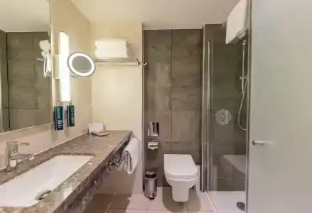DoubleTree by Hilton London Victoria - 34