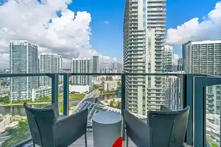 East Miami - 46