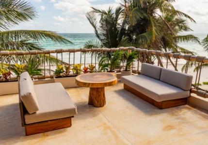 Dune Boutique located at the party zone - 64