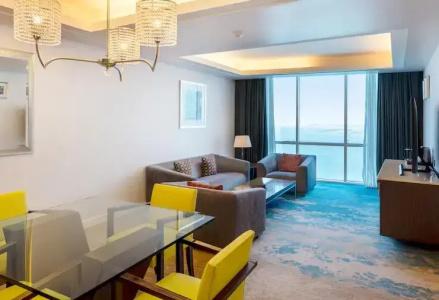 Hilton - 52