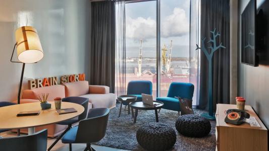 Moxy Amsterdam Houthavens - 12