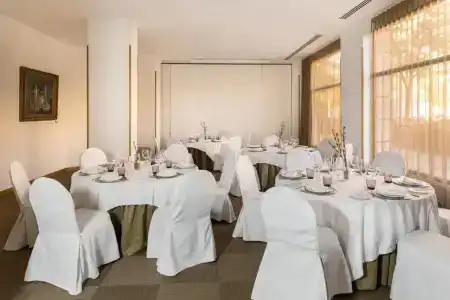 Rafaelhoteles Piramides - 9