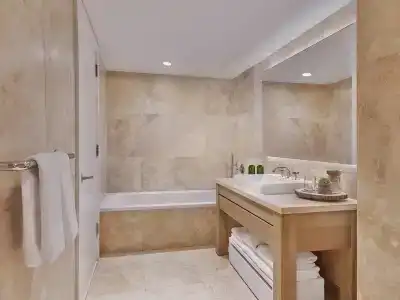 w South Beach - 122