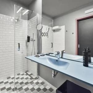 The Modernist - 61