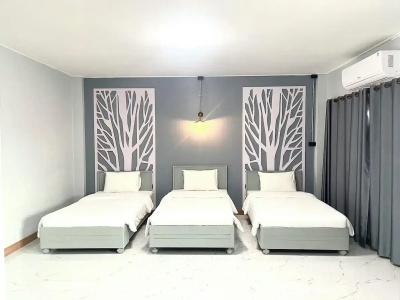 Montree - 12