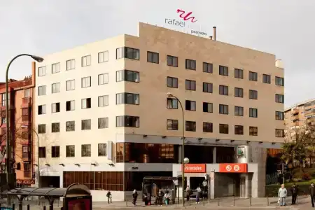 Rafaelhoteles Piramides - 0