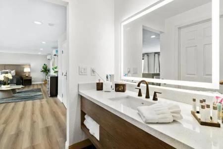 Serene Vegas Boutique - 37