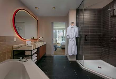 theWit Chicago, A DoubleTree by Hilton - 55