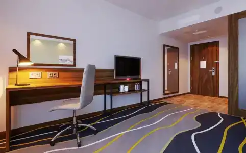 Hampton by Hilton - 17
