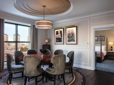 The Higgins New Orleans, Curio Collection By Hilton - 76