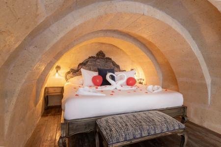 Elysion Cave Suites - 69