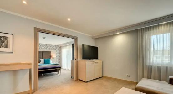 Juliana Cannes - 63